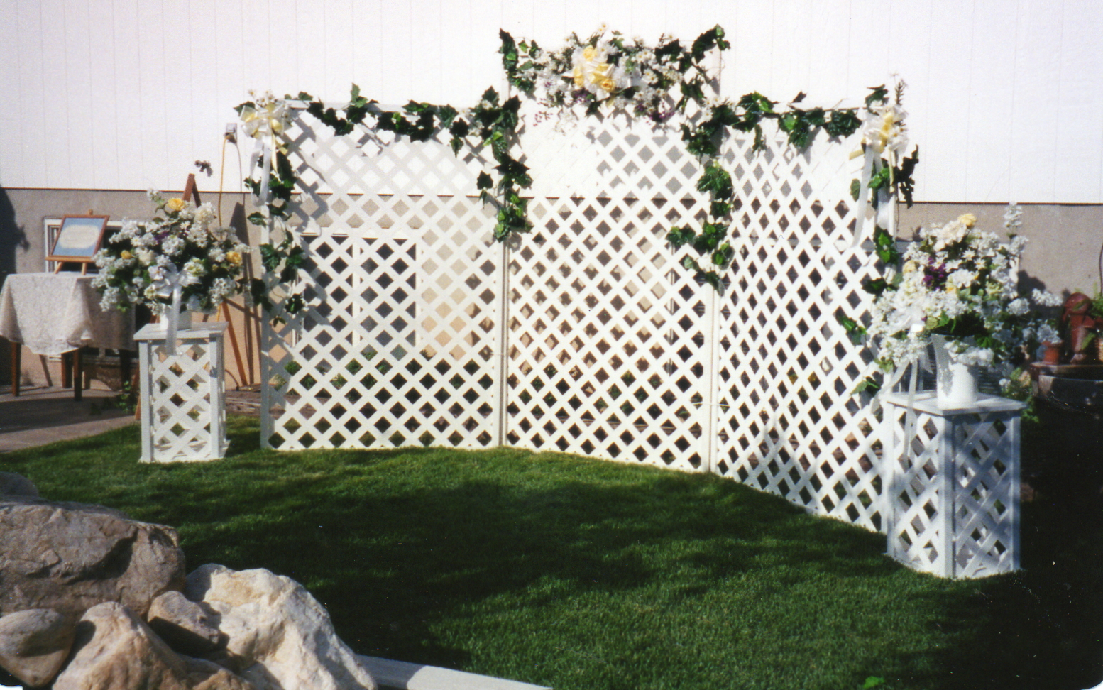 Five Ways to Enhance Your Outdoor Wedding Decor